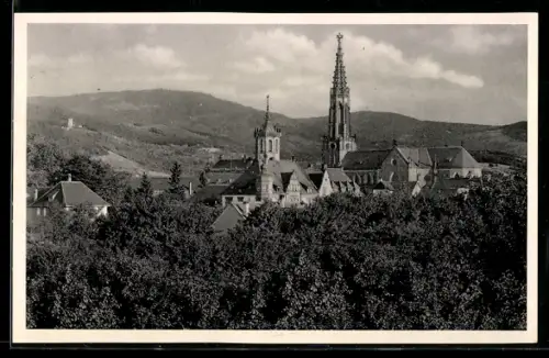 AK Bühl /Baden, Blick gegen Schwarzwaldberge, Ortsansicht mit Kirche