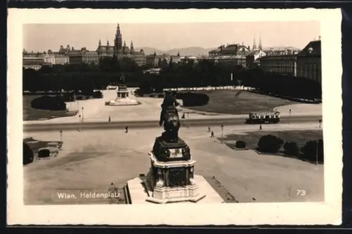 AK Wien, Heldenplatz, Panorama aus der Vogelschau