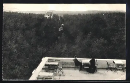 AK Hamburg-Haake, Blick von der Eissendorfer Schweiz, Terrasse, Wald, Bes. Johannes Berkefeld