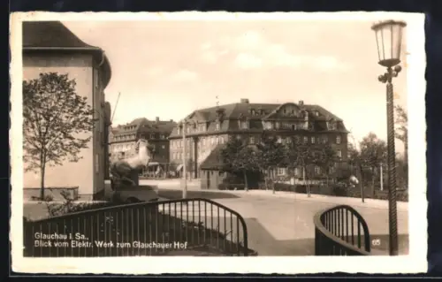 AK Glauchau i. Sa., Blick vom Elektr. Werk zum Glauchauer Hof