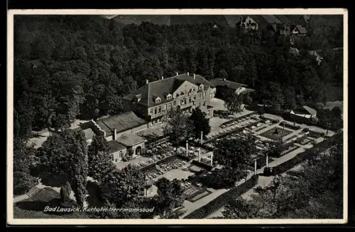 AK Bad Lausick, Kurhotel Herrmannsbad aus der Vogelschau