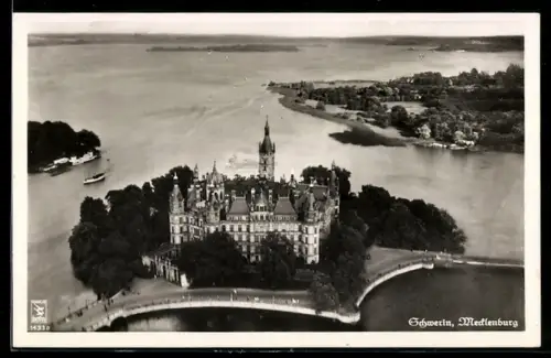 AK Schwerin i. M., Schloss, Flieger-Foto