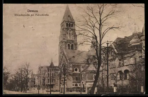 AK Dessau, Albrechtstrasse mit Petruskirche