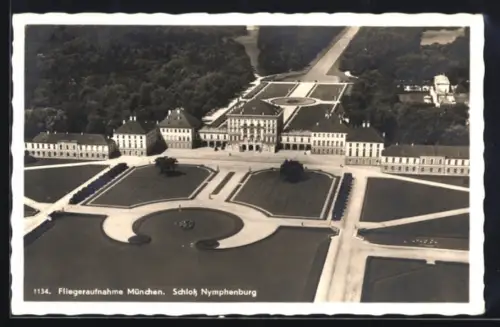 AK München, Fliegeraufnahme über Schloss Nymphenburg