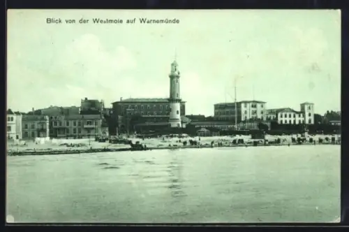 AK Warnemünde, Blick von der Westmole auf den Ort und Leuchtturm