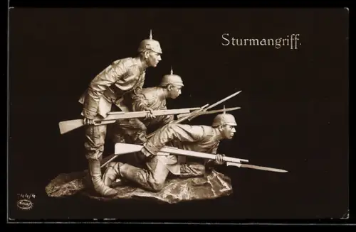 AK Plastik Soldaten mit Pickelhauben und Gewehr 88 beim Sturmangriff