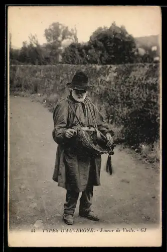 AK Jouer de Vielle
