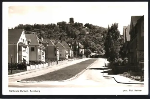 AK Karlsruhe-Durlach, Ortspartie mit Blick zum Turmberg