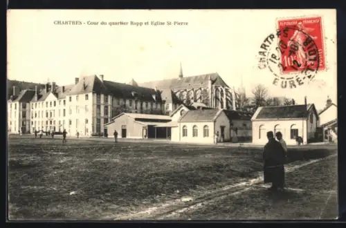 AK Chartres, Cour du quartier Rapp et Église St-Pierre