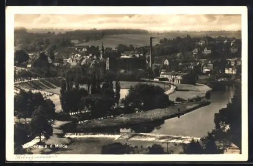 AK Lunzenau a. d. Mulde, Ortsansicht mit Fluss und Fabrik