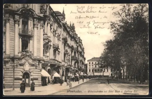 AK Wiesbaden, Wilhelmstrasse mit Hotel Block und Berliner Hof
