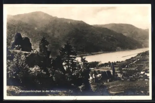 AK Weissenkirchen in der Wachau, Ortsansicht mit Donau und Kirche