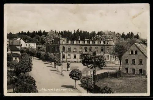 AK Schöneck i. V., Strassenpartie mit Kurhaus Schützenhaus