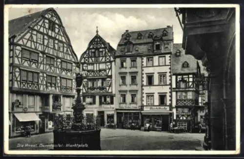AK Bernkastel /Mosel, Marktplatz, Marktbrunnen, Fachwerkhäuser