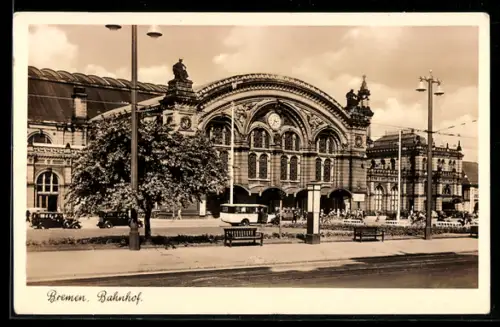 AK Bremen, Bahnhof, Frontansicht mit Strasse