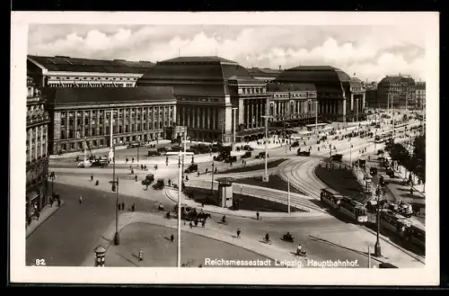 AK Leipzig, Hauptbahnhof mit Umgebung aus der Vogelschau, Strassenbahn