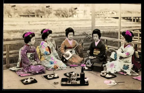 AK Japanerinnen im Kimono beim Essen