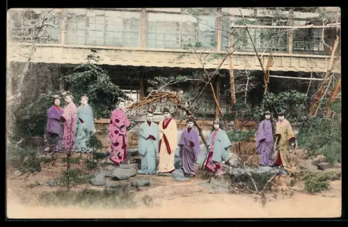 AK Japanerinnen im Kimono vor dem Haus