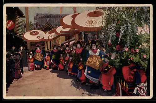 AK Japanerinnen im Kimono mit Schirm