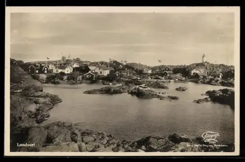 AK Landsort, Ortsansicht mit Leuchtturm vom Wasser aus