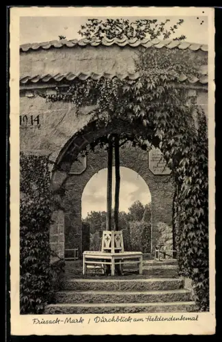 AK Friesack-Mark, Durchblick am Heldendenkmal