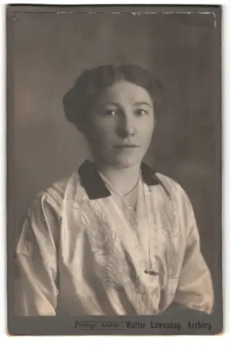 Fotografie Walter Löwenhag, Arzberg, Porträt einer jungen Frau