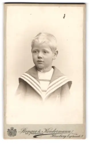 Fotografie Benque & Kindermann, Hamburg, Esplanade 2, Porträt eines Jungen im Matrosenanzug