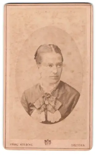 Fotografie Franz Koebcke, Dresden, Moltke-Platz 4, Portrait einer Dame