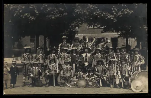 Foto-AK Musiker mit Blasinstrumenten und Trommel