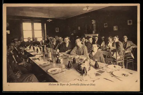 AK Jambville /Seine-et-Oise, Dîner à la Maison de Repos avec de nombreux convives à table