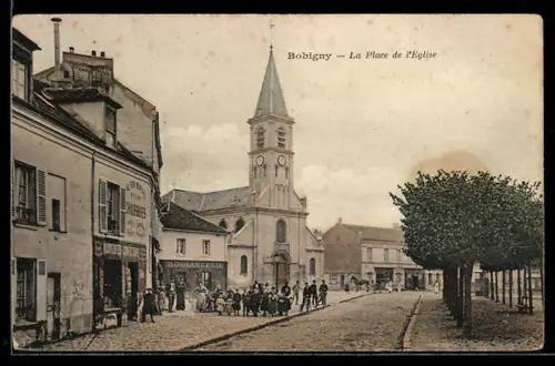 AK Bobigny, La Place de l`Église avec l`église et passants animés