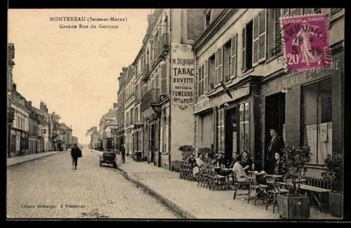 AK Montereau /Seine-et-Marne, Grande Rue du Gatinais avec café et passants