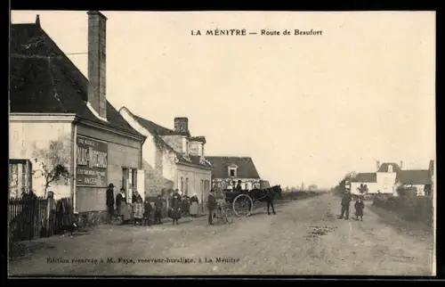 AK La Ménitré, Route de Beaufort avec charrette et habitants devant les maisons
