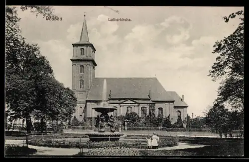 AK Dessau, Lutherkirche, Brunnenanlage