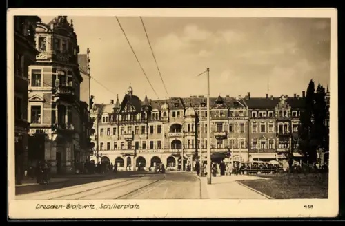 AK Dresden-Blasewitz, Schillerplatz, Belebte Innenstadt