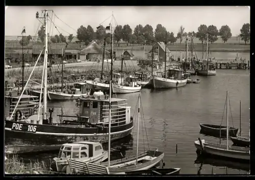 AK Kirchdorf /Poel, Der Hafen