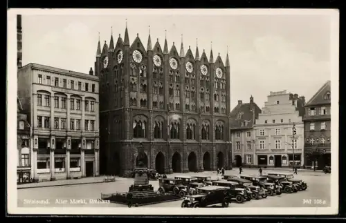 AK Stralsund, Alter Markt mit Rathaus