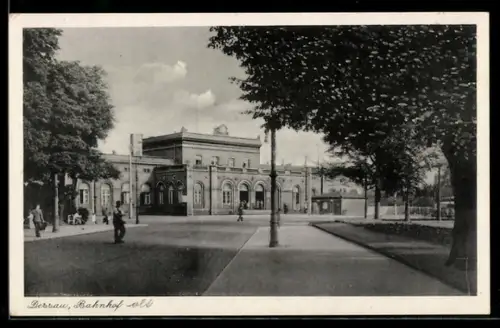 AK Dessau, Bahnhof mit Strasse