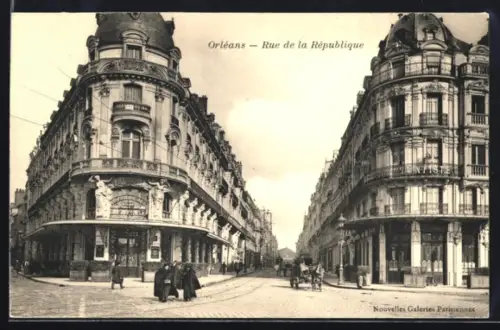 AK Orléans, Rue de la République avec Nouvelles Galeries Parisiennes