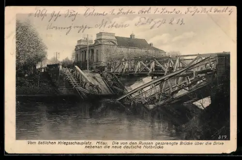 AK Mitau, Die von den Russen gesprengte Brücke über die Drixe neben an die neue deutsche Notbrücke