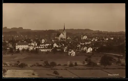 AK Hochdorf, Ortsansicht mit umliegender Landschaft