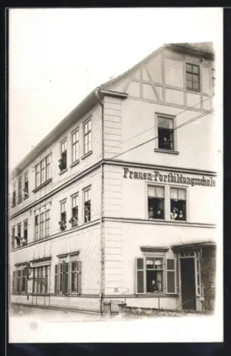 Foto-AK Erfurt, Ansicht der Frauen-Fortbildungsschule