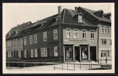 Foto-AK Bad Langensalza, Kolonialwarengeschäft Richard Lobenstein, Neustädter Strasse Ecke Hüngelgasse