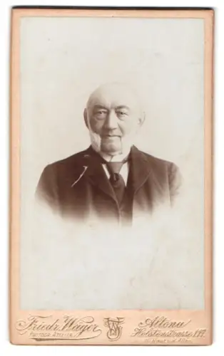 Fotografie Friedr. Wäger, Altona, Holstenstrasse 117, Porträt eines älteren Herrn