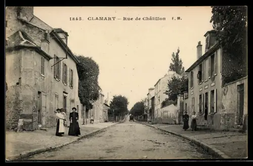 AK Clamart, Rue de Châtillon avec passants et bâtiments anciens