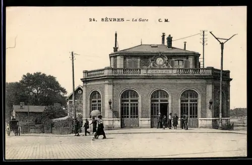 AK Sèvres, La Gare