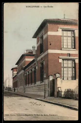 AK Vincennes, Les Ecoles