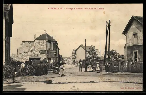 AK Pierrelaye, Passage à Niveau de la Rue de la Gare