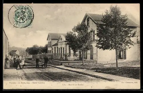 AK Us, Mairie et Ecoles