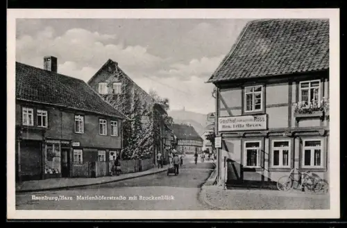 AK Ilsenburg /Harz, Mariahöferstrasse mit Brockenblick, Gasthof zum weissen Ross, Bes. Fritz Meyes